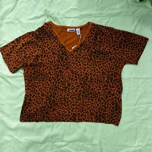 Gitano Leopard Print V-Neck Tee - Brown and Black
